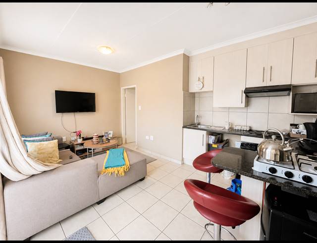 1 BEDROOM TOWNHOUSE FOR SALE IN STAALRUS